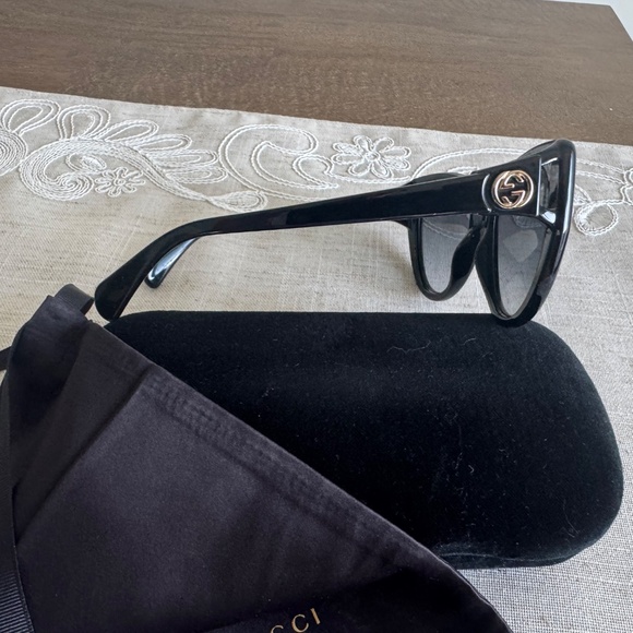 Gucci Black Cateye GG0877S 001 Sunglasses - Picture 5 of 16